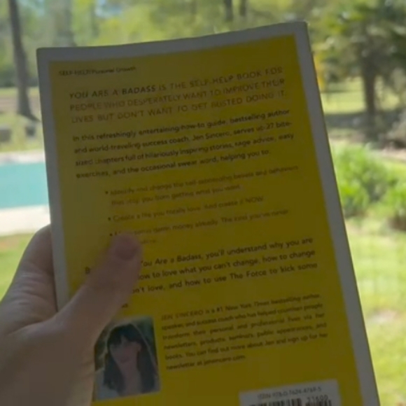 🚨 $5 w/Bundle Purchase 🔥 Book You Are A Badass by Jen Cincero - Picture 3 of 8